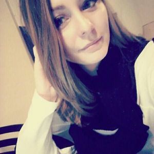 Meet your Posher, Courtney